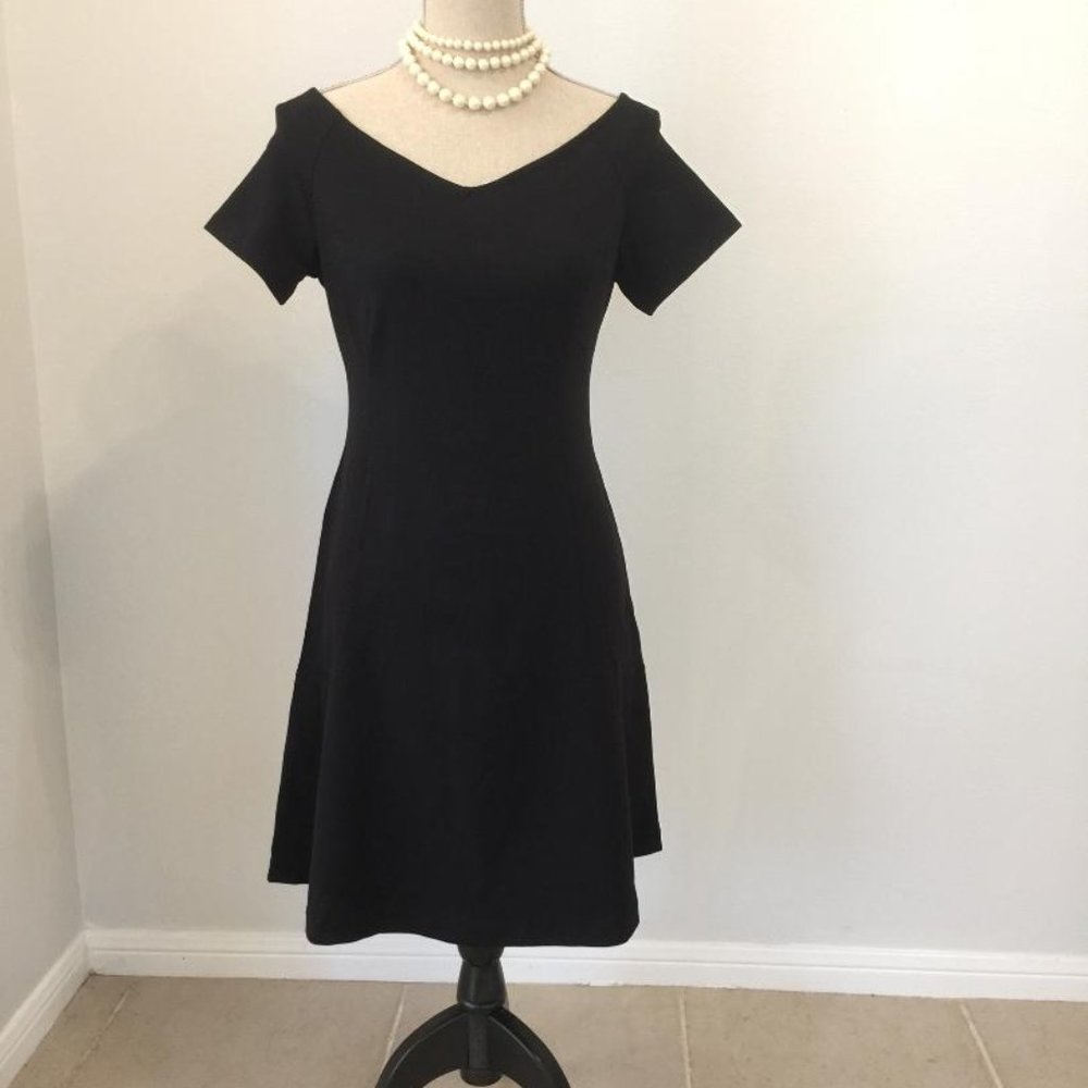 Ann Taylor Black Short Sleeve  V-Neck Dress